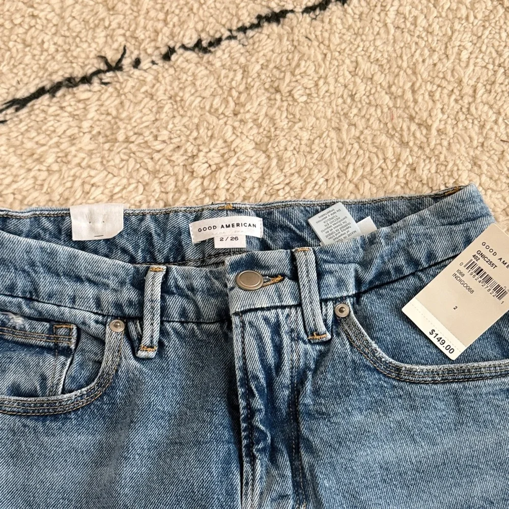 Brand new/ Good American Light Blue Ripped Straight Leg Jeans/ high rise - Picture 5 of 5